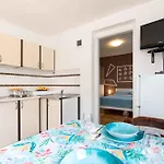 In - Island Krk 35842 아파트 *