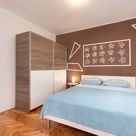 In - Island Krk 35842 דירה ורבניק