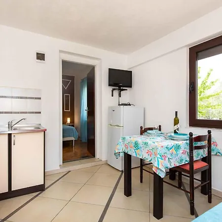 In - Island Krk 35842